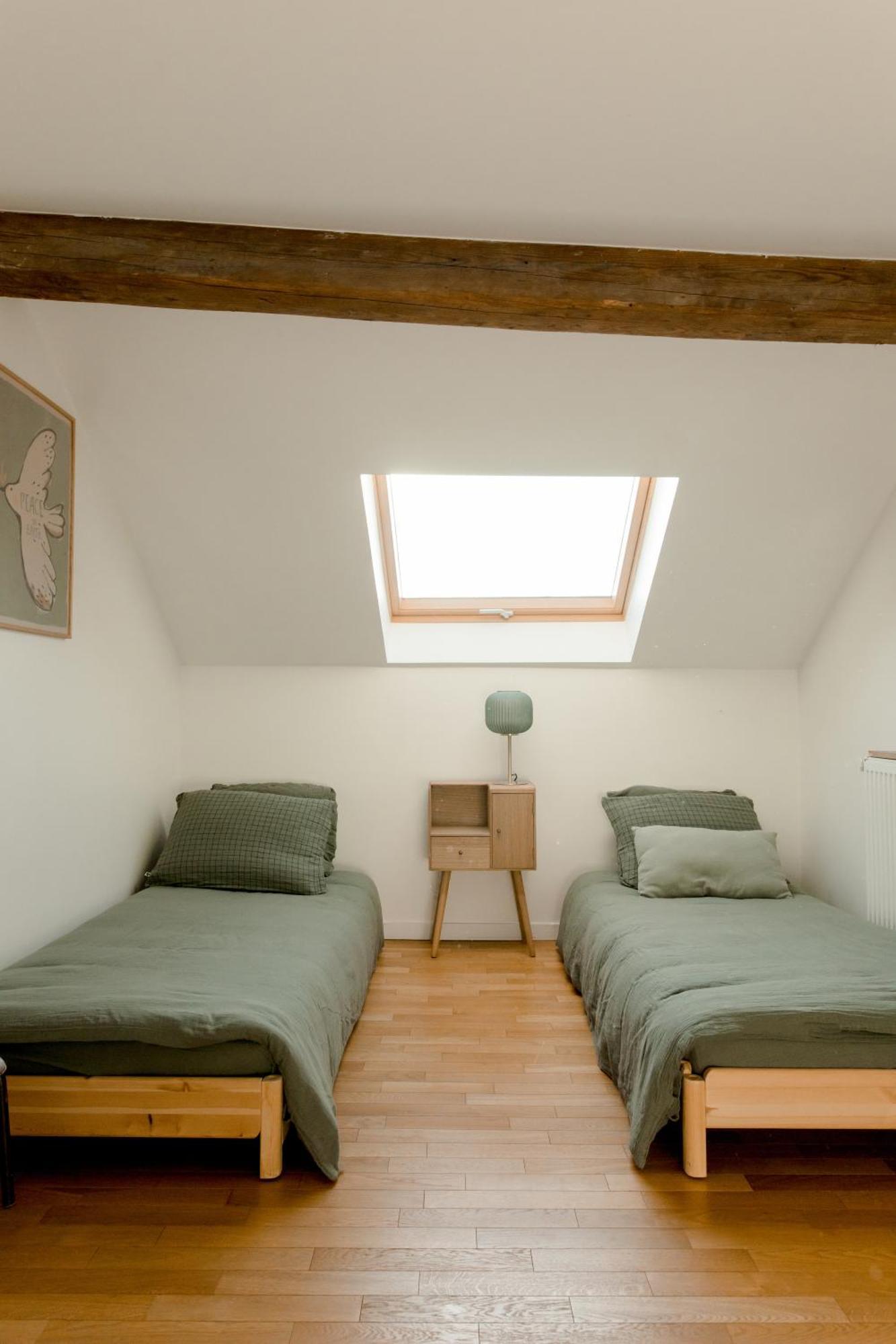 Chambres dans maison familiale avec jardin et studio au sein du Triangle d'Or de Rueil Malmaison, aux portes de Paris et la Défense Exterior foto