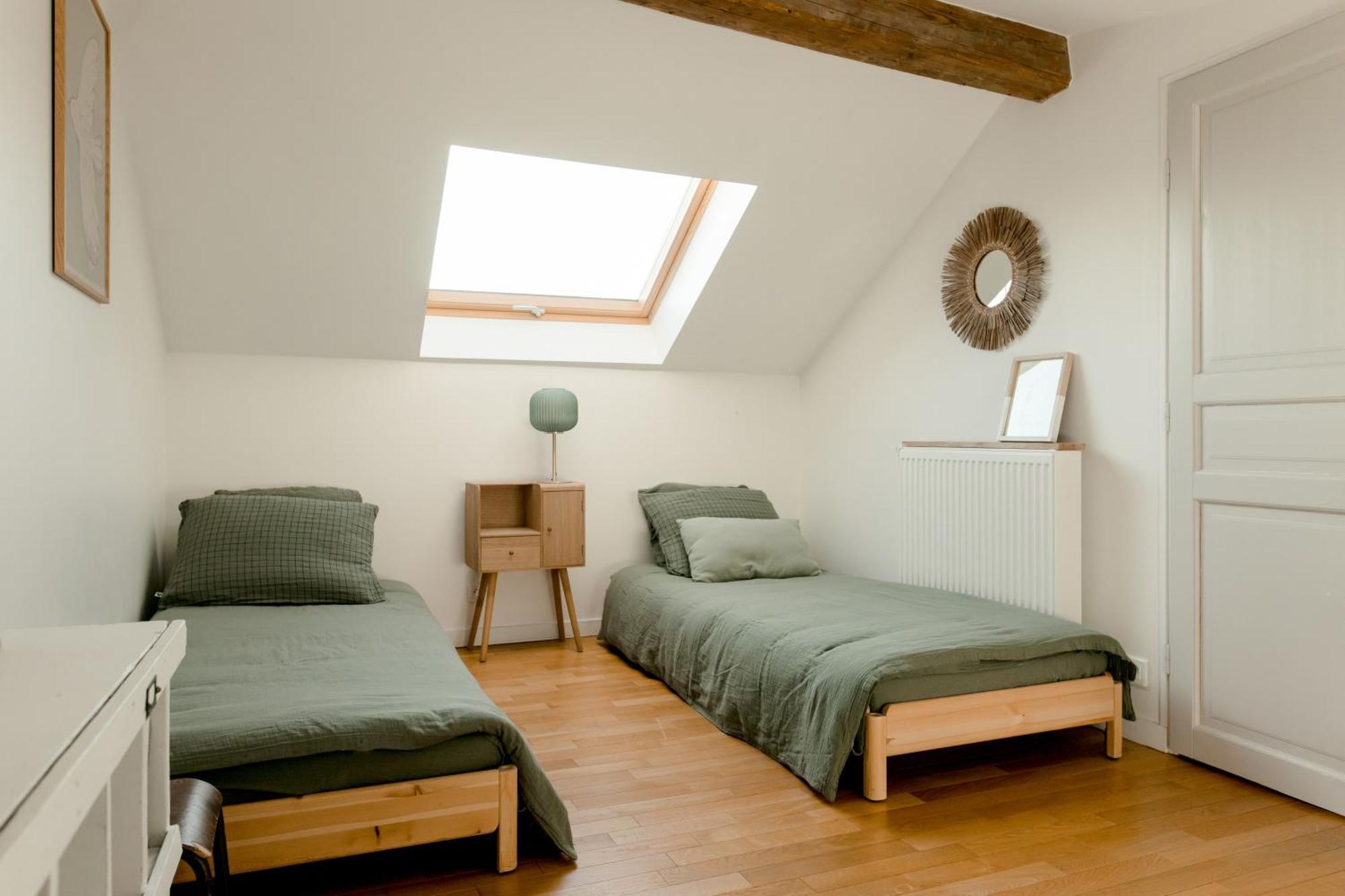 Chambres dans maison familiale avec jardin et studio au sein du Triangle d'Or de Rueil Malmaison, aux portes de Paris et la Défense Exterior foto